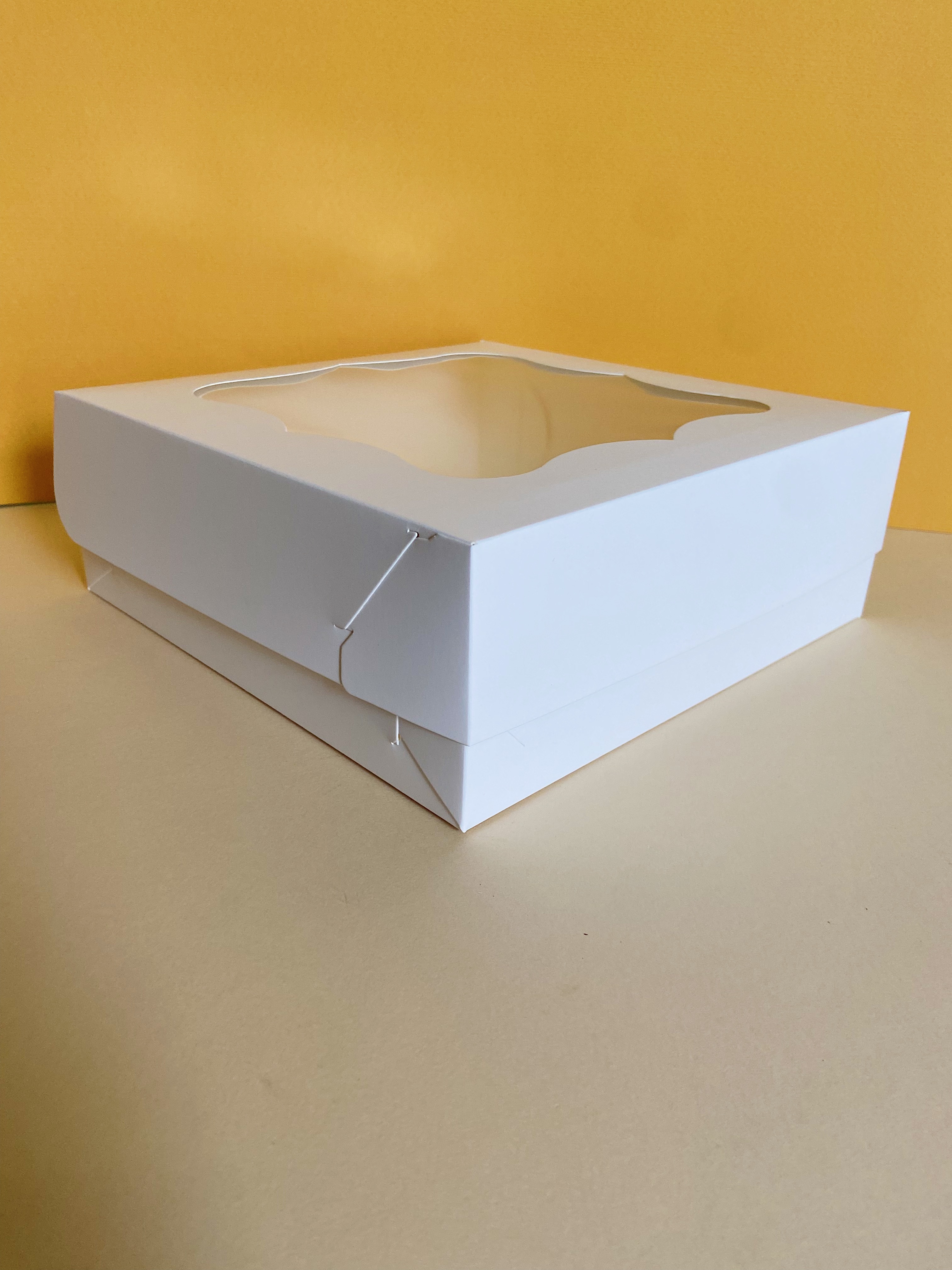 Коробка кондитерська з вікном 25х25x9 см